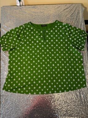 Lane Bryant Green Starburst Short Sleeve Blouse